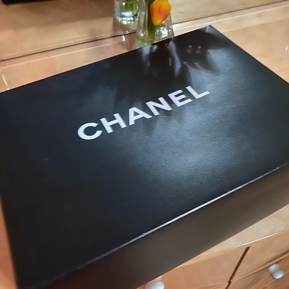 AUTHENTIC CHANEL HANDBAG
